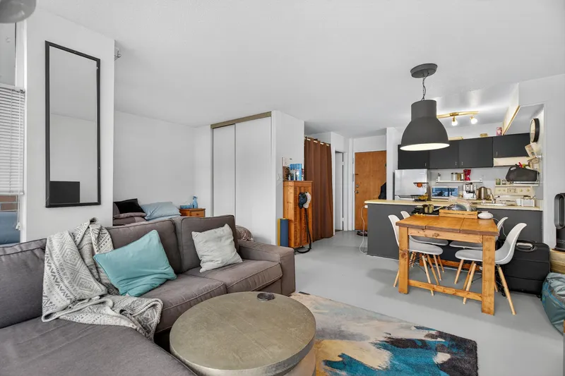 902 950 DRAKE STREET - photo 4 of 25