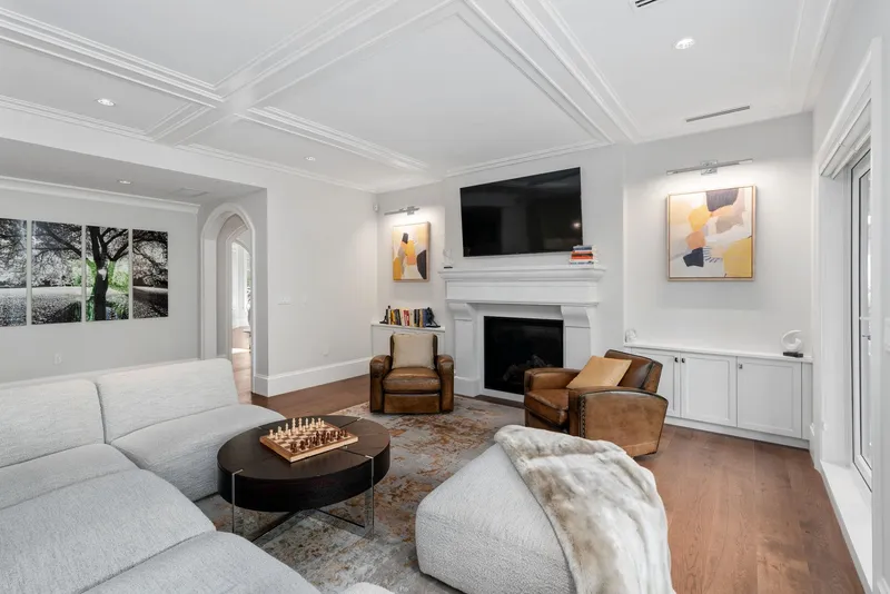 16539 29A AVENUE - photo 4 of 25