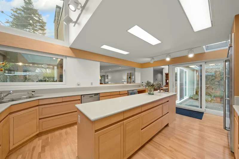 535 ENGLISH BLUFF ROAD - photo 2 of 25