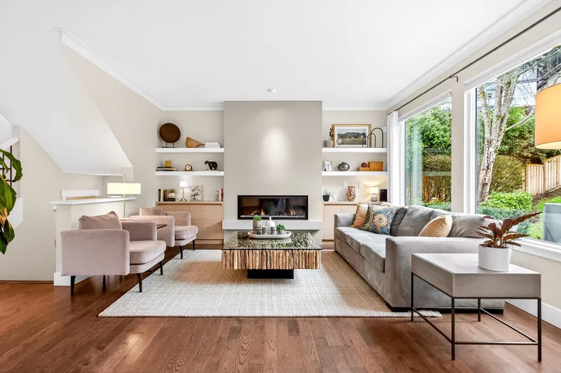 141 GREENLEAF COURT - photo 3 of 25