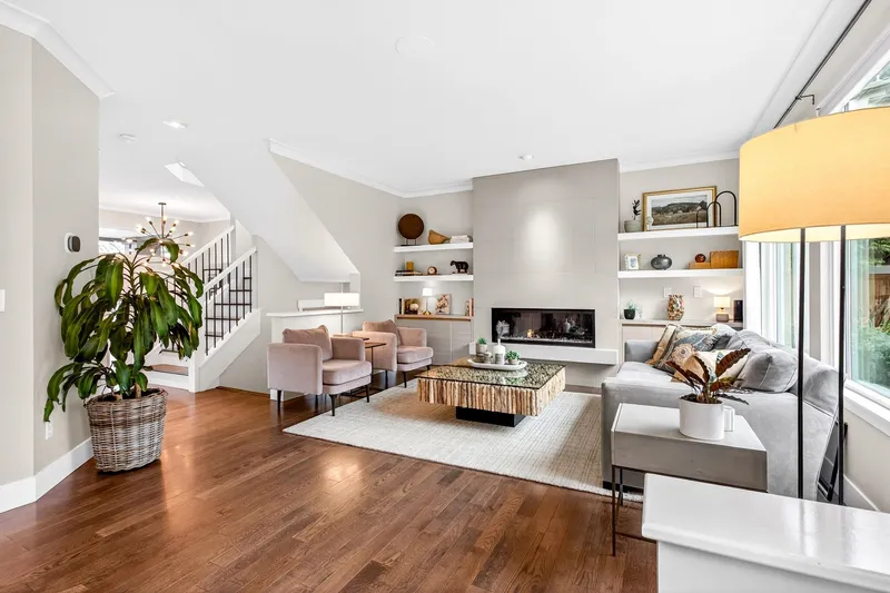 141 GREENLEAF COURT - photo 4 of 25