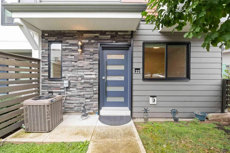 22 1639 162 STREET - photo 3 of 25