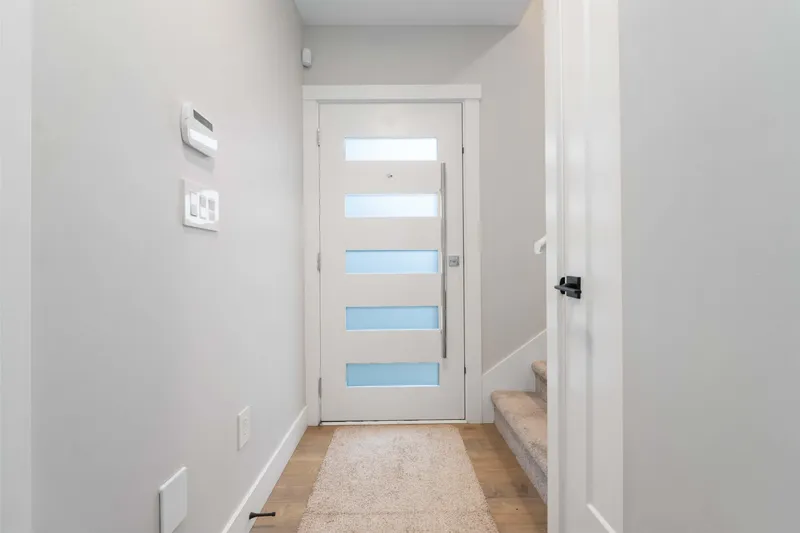 22 1639 162 STREET - photo 4 of 25