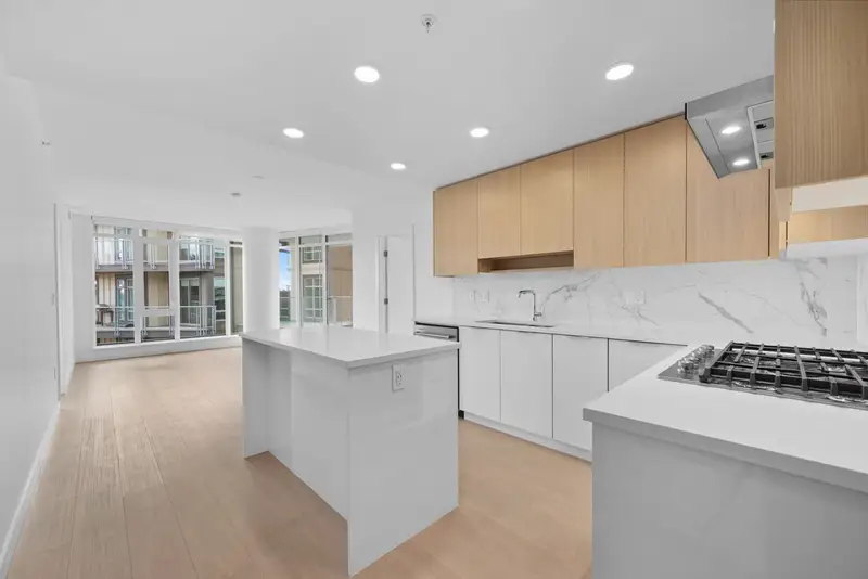 202 7769 PARK CRESCENT - photo 4 of 25