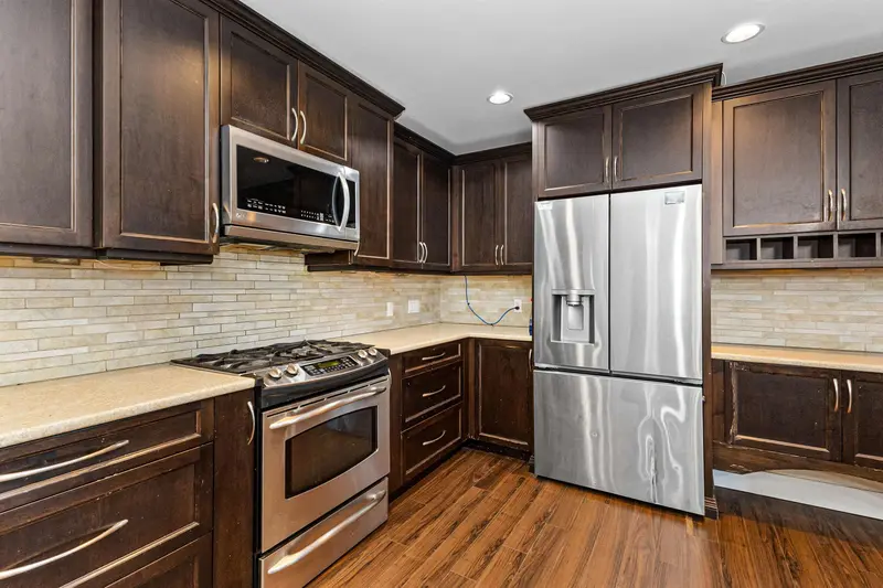 34309 GREEN AVENUE - photo 3 of 25