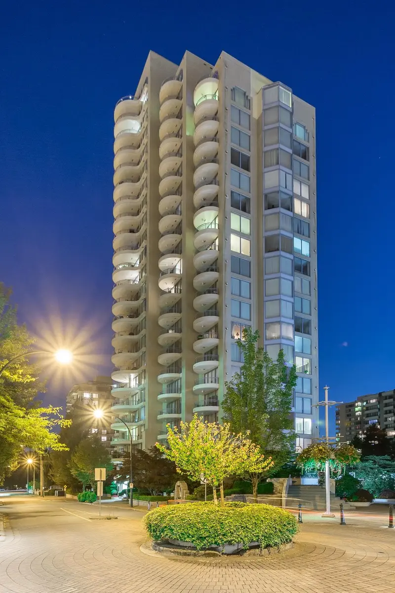 1605 739 PRINCESS STREET - photo 1 of 25