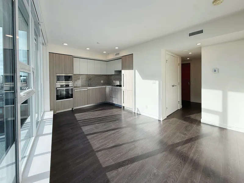 1301 6633 BUSWELL STREET - photo 4 of 24