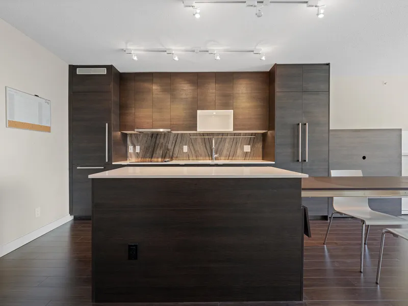 1101 13398 104 AVENUE - photo 2 of 25