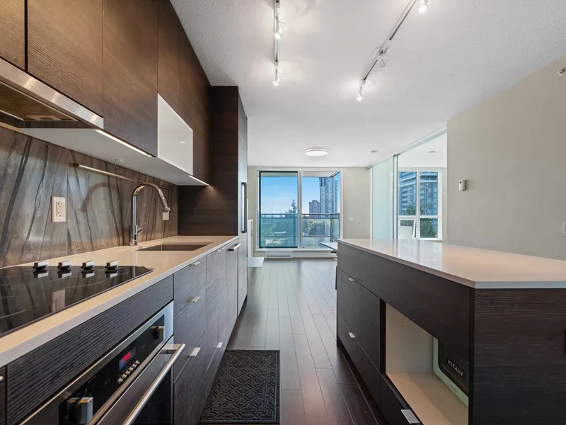 1101 13398 104 AVENUE - photo 3 of 25