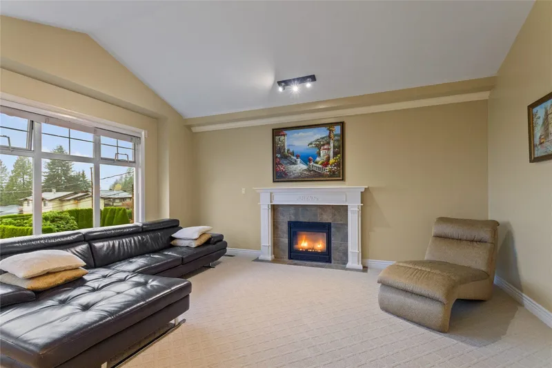 3782 LONSDALE AVENUE - photo 3 of 25