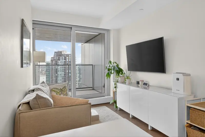 2809 1480 HOWE STREET - photo 4 of 25