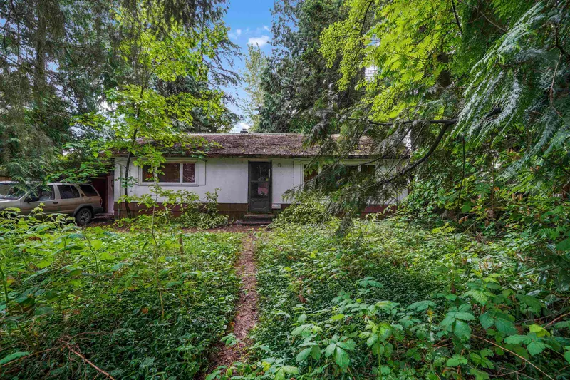 14924 90A AVENUE - photo 1 of 6