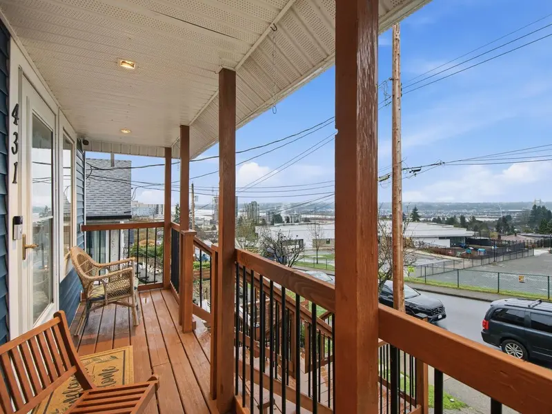 431 SCHOOL STREET - photo 1 of 25