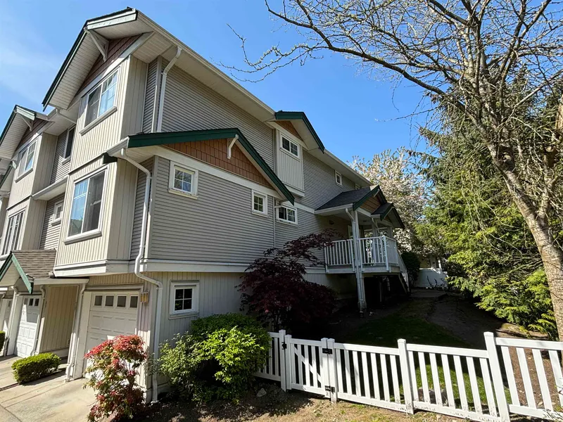 79 12711 64 AVENUE - photo 2 of 23