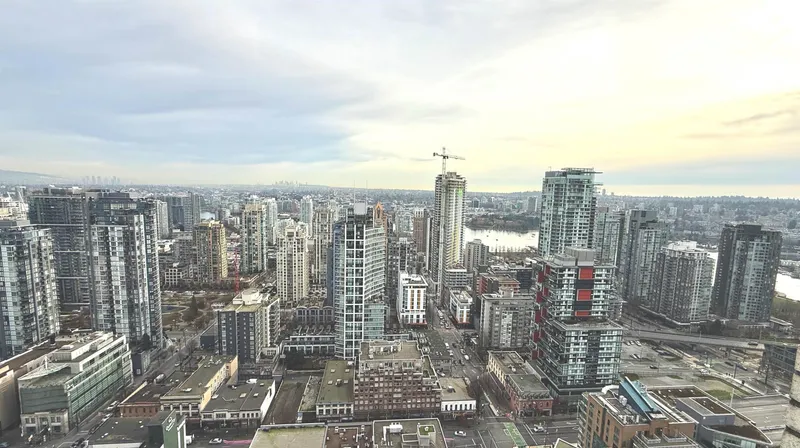 3804 1283 HOWE STREET - photo 2 of 25