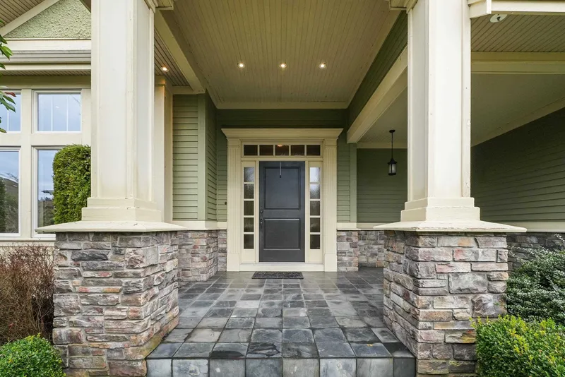 15845 39A AVENUE - photo 3 of 25