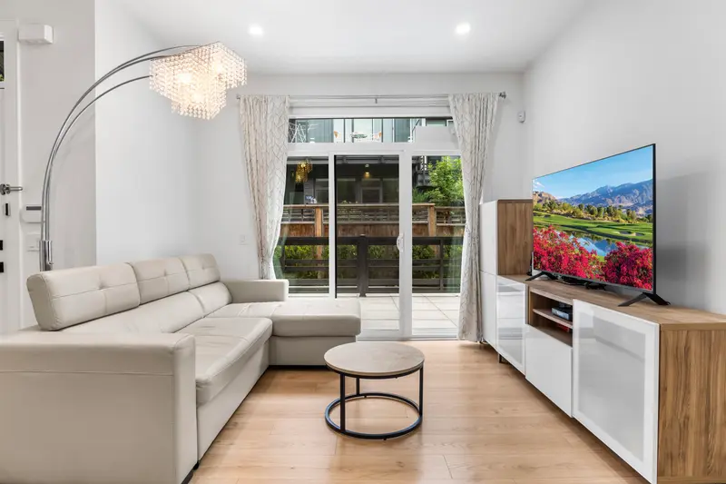 106 7131 17TH AVENUE - photo 3 of 25