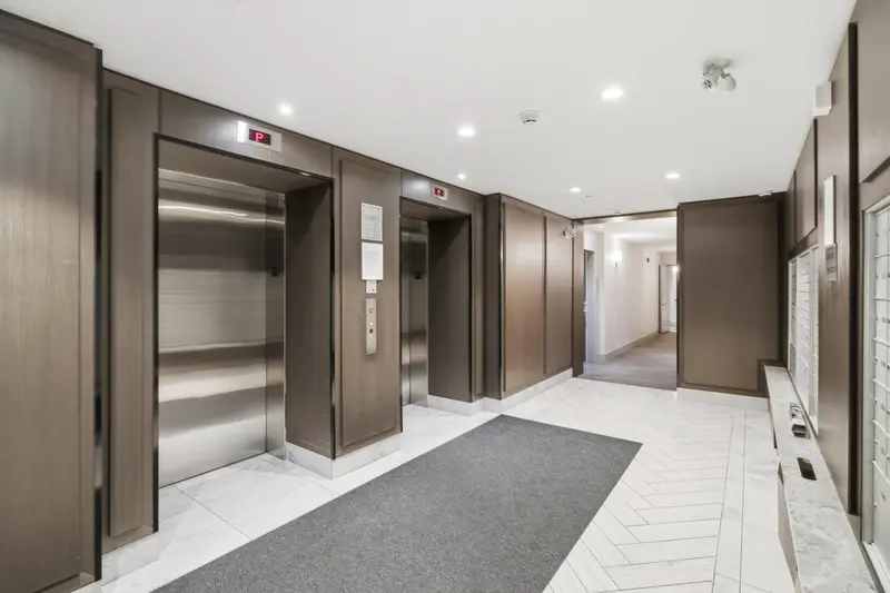 C618 8150 207 STREET - photo 4 of 25