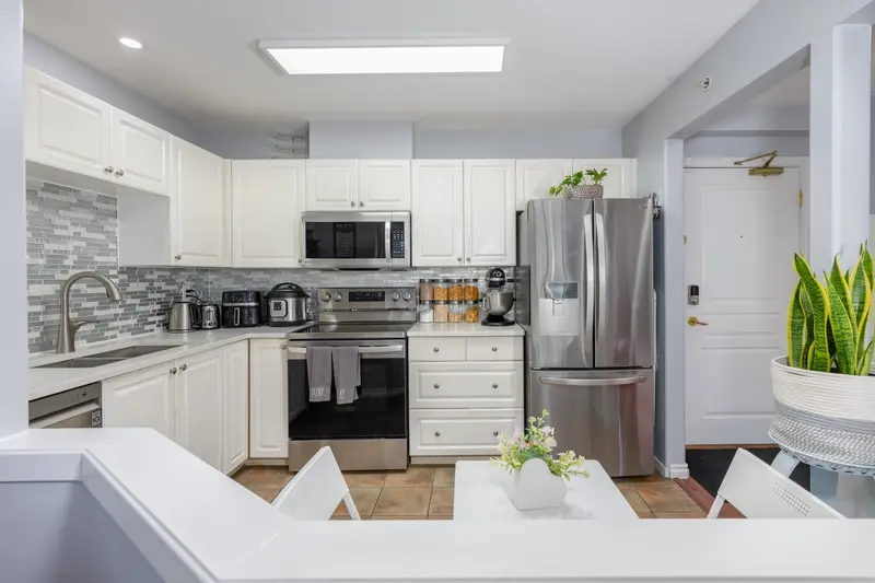 505 215 TWELFTH STREET - photo 1 of 23