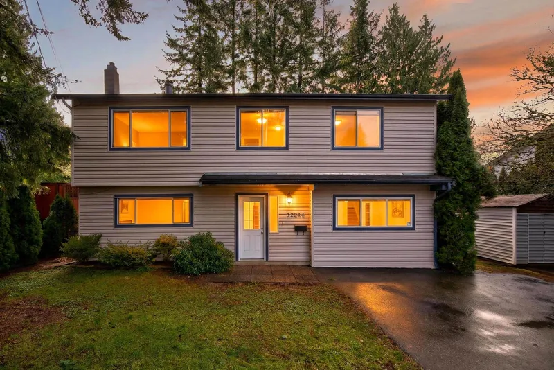 32244 14TH AVENUE - photo 2 of 25