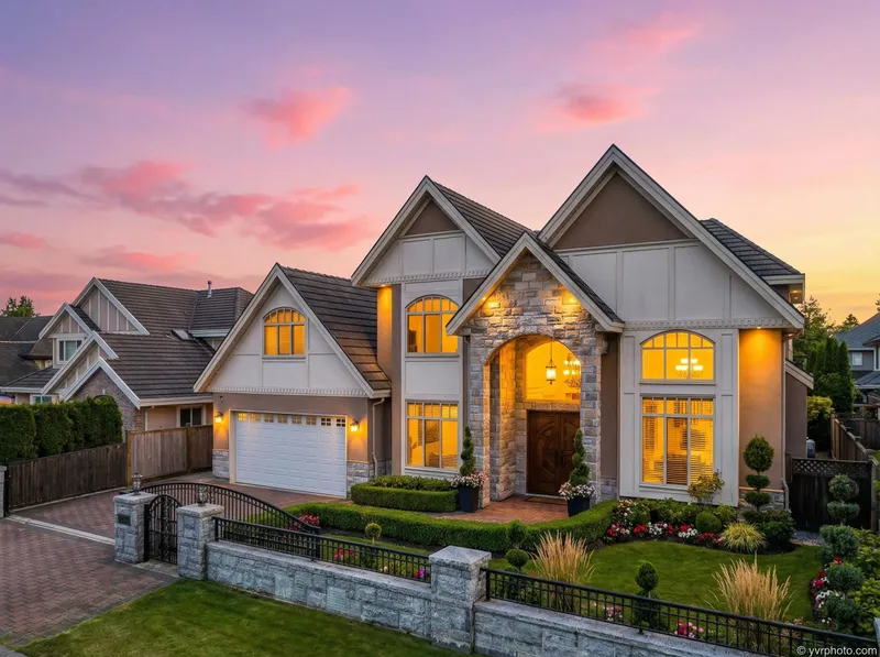 5631 CHEMAINUS DRIVE - photo 1 of 25