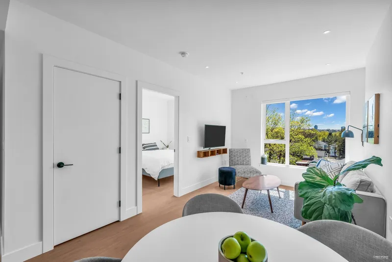 506 2235 E BROADWAY - photo 2 of 22