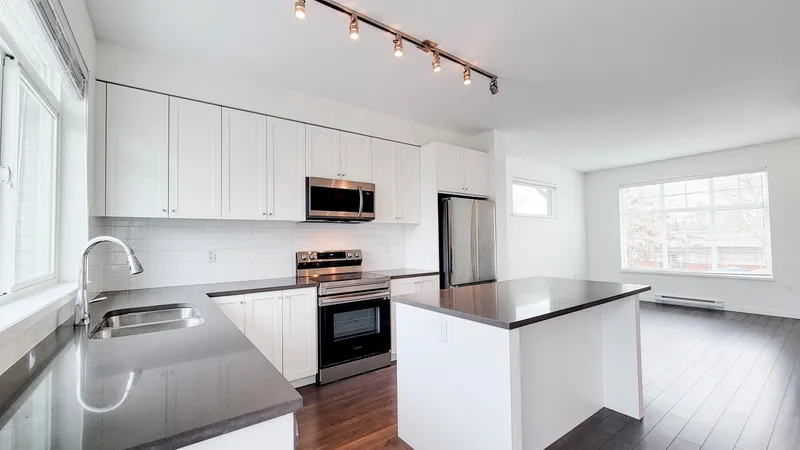 24 15489 99A AVENUE - photo 4 of 25