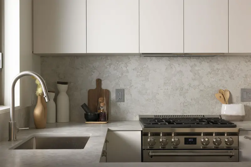 1 2915 E 5TH AVENUE - photo 3 of 7