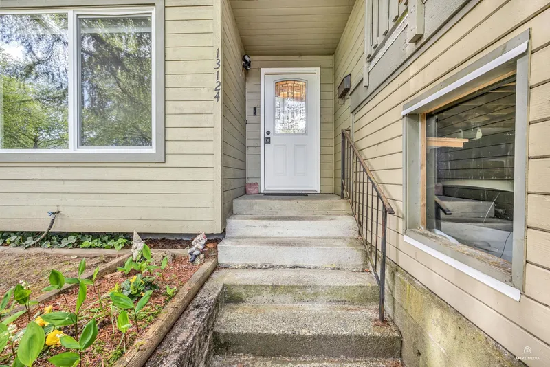 13124 DOONE PLACE - photo 4 of 25