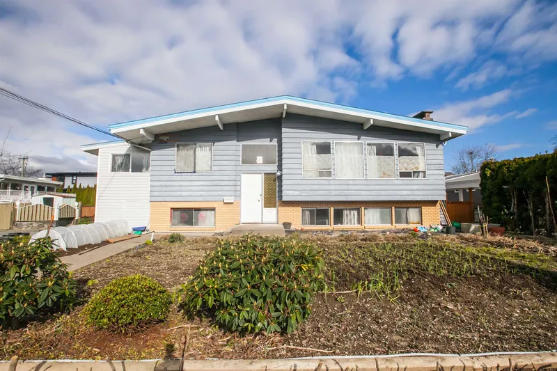 7017 KITCHENER STREET - photo 2 of 6