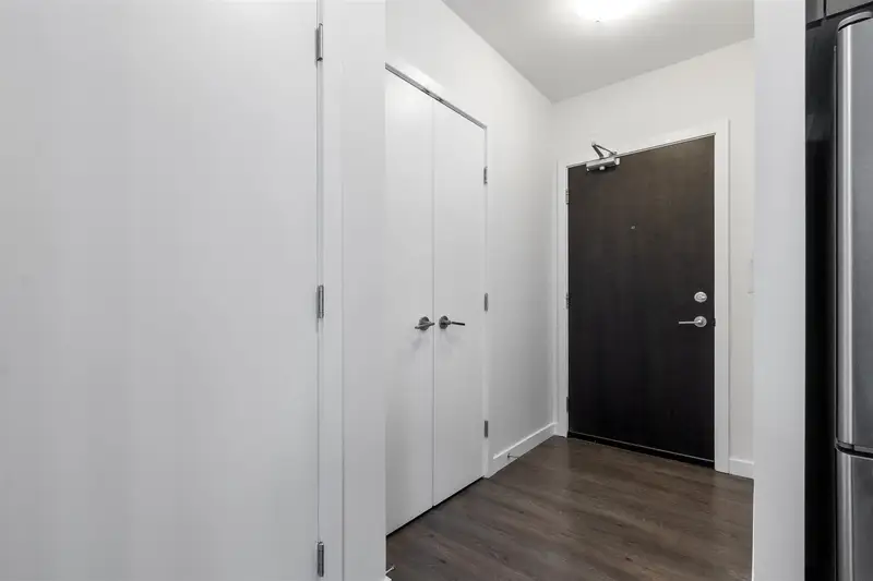 2207 3080 LINCOLN AVENUE - photo 4 of 21