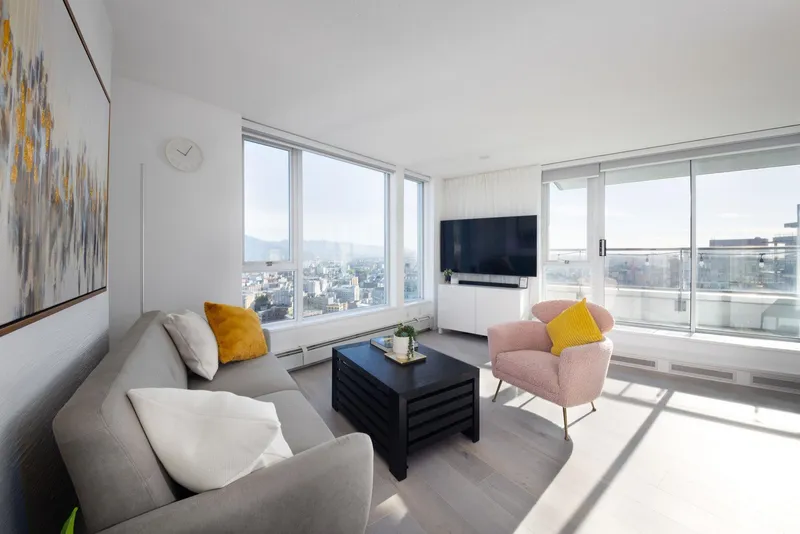 3705 188 KEEFER PLACE - photo 2 of 25