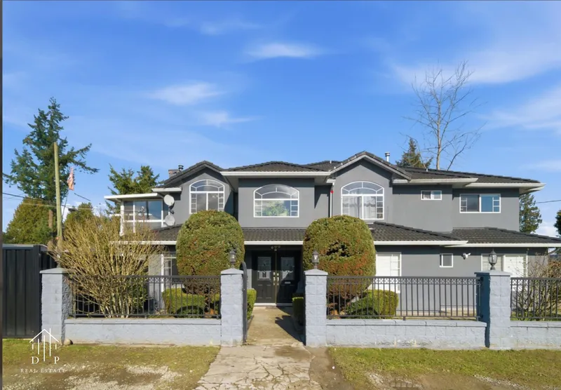 13155 110 AVENUE - photo 1 of 25