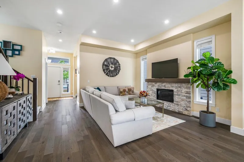 2509 164A STREET - photo 4 of 25