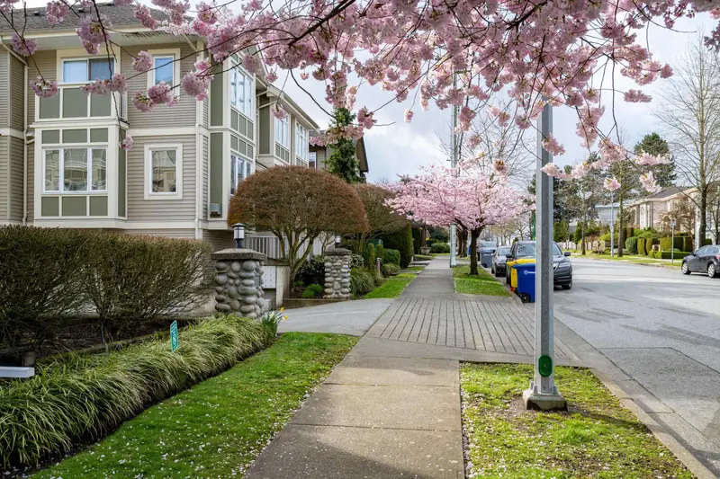 11 6498 ELGIN AVENUE - photo 2 of 25