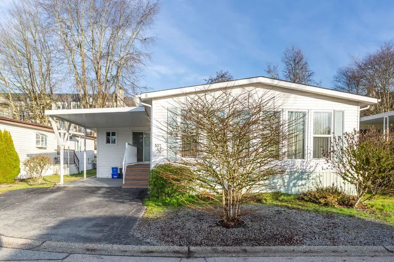 107 145 KING EDWARDS STREET - photo 2 of 25