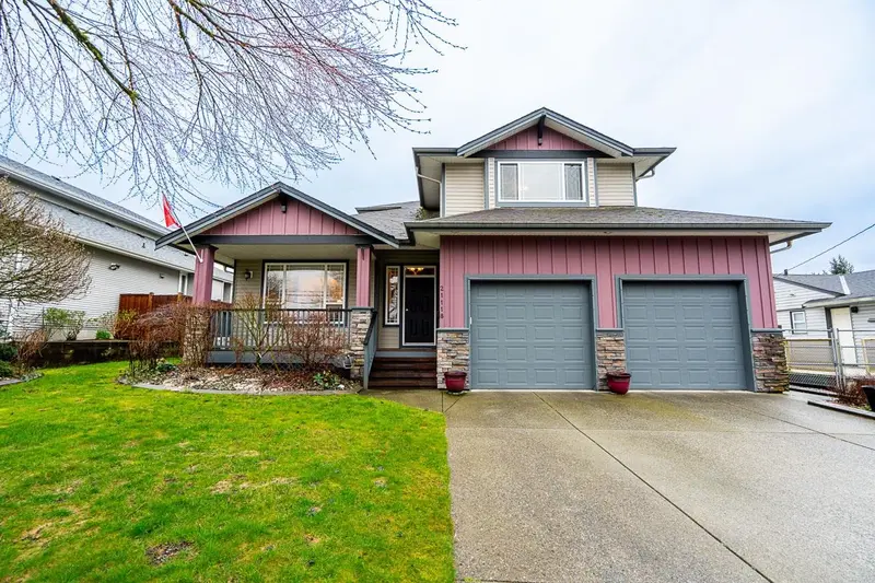 21118 123 AVENUE - photo 1 of 25