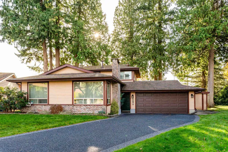 8971 145A STREET - photo 3 of 25