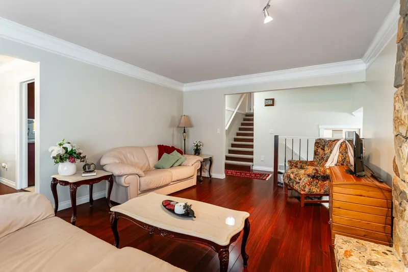 8971 145A STREET - photo 4 of 25