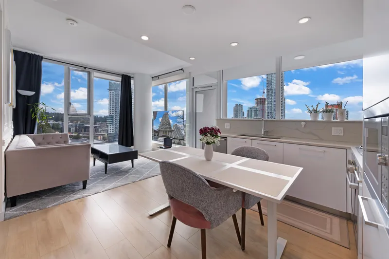 1309 567 CLARKE ROAD - photo 4 of 25