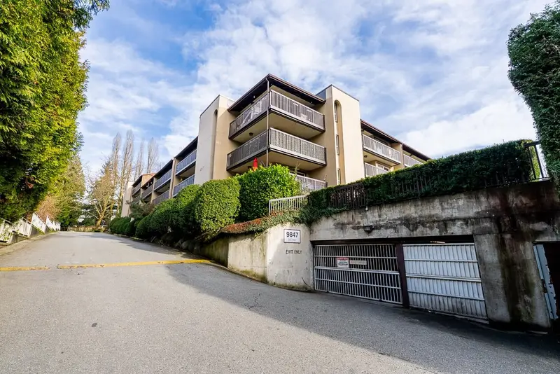 216 9847 MANCHESTER DRIVE - photo 2 of 25