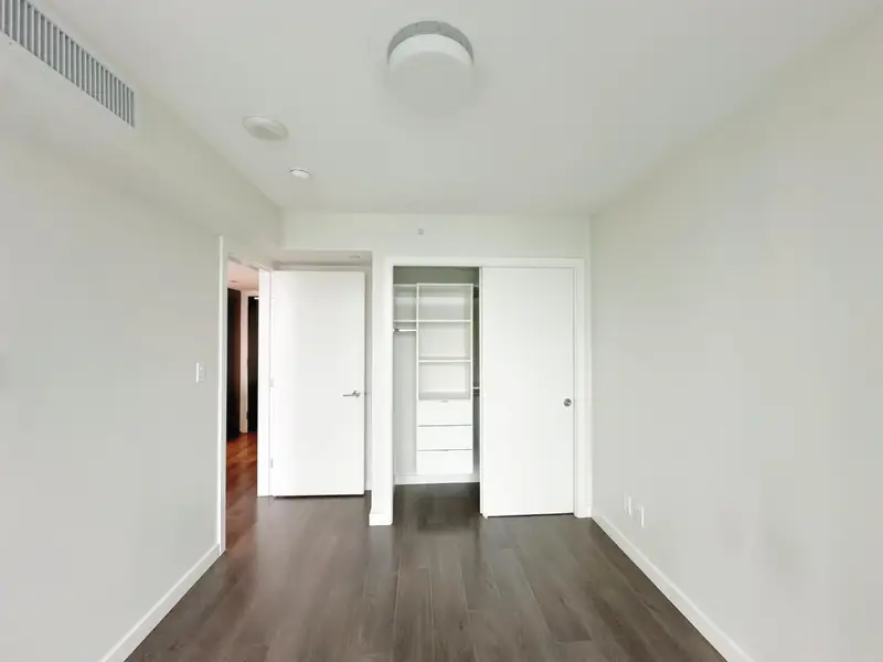 1907 8189 CAMBIE STREET - photo 3 of 7