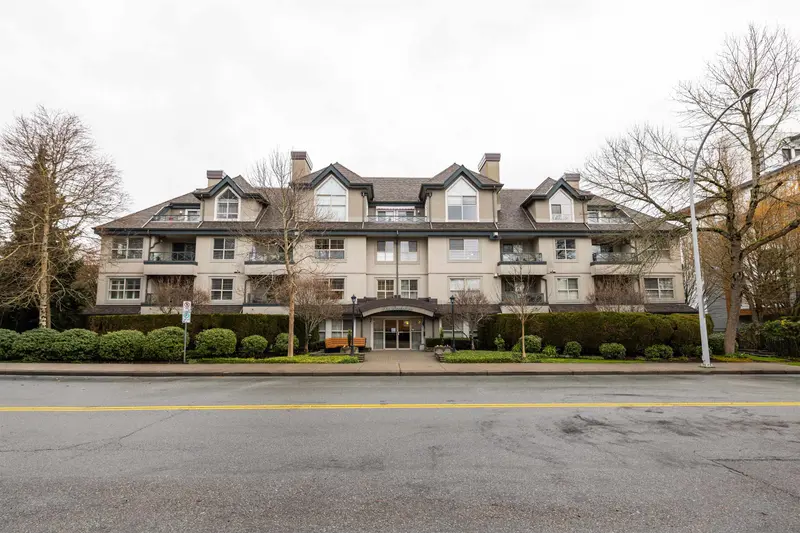 207 15325 17 AVENUE - photo 4 of 20