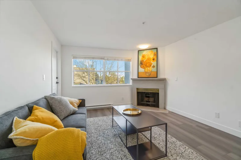 309 2928 COMMERCIAL DRIVE - photo 3 of 25