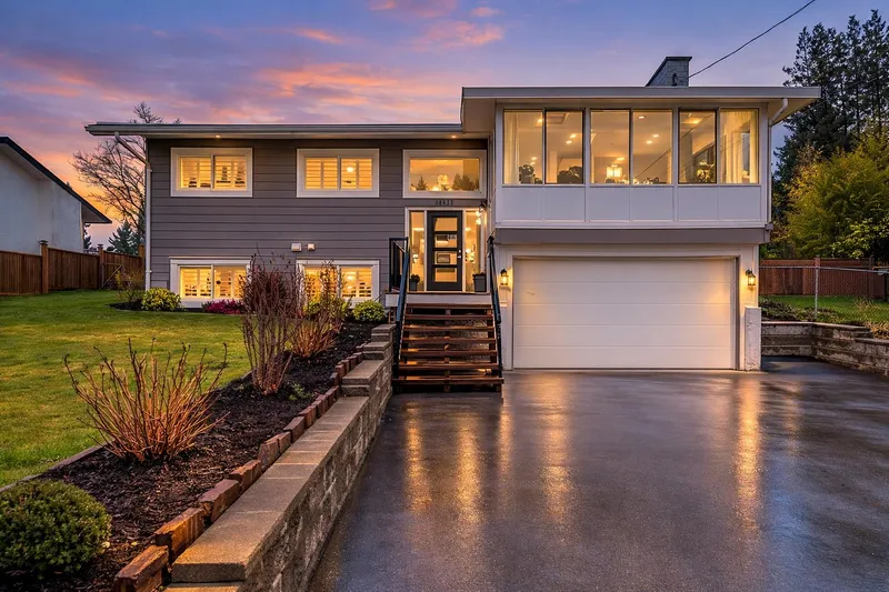 32073 WESTVIEW AVENUE - photo 1 of 25