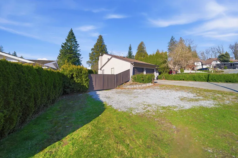 34949 EVERETT DRIVE - photo 3 of 25