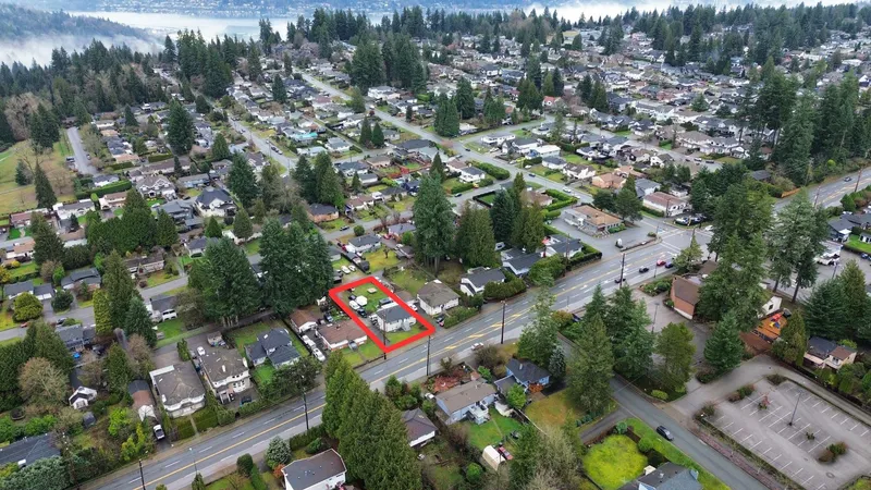 931 COMO LAKE AVENUE - photo 1 of 2