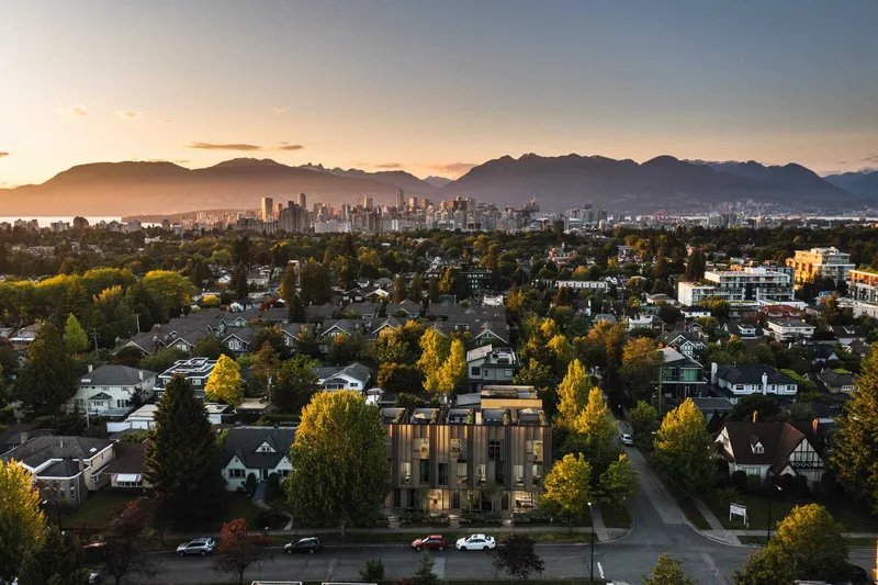 609 W 28TH AVENUE - photo 1 of 6