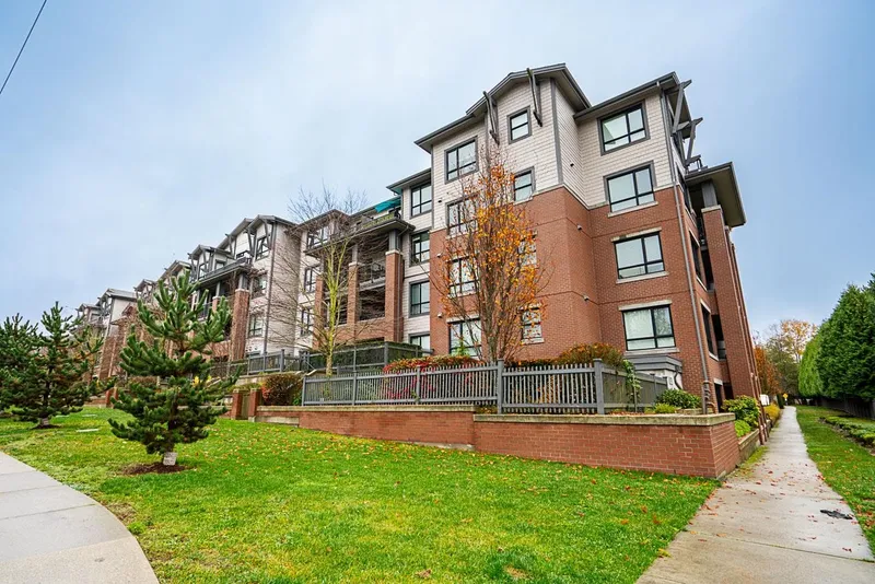 416 2960 151 STREET - photo 2 of 25