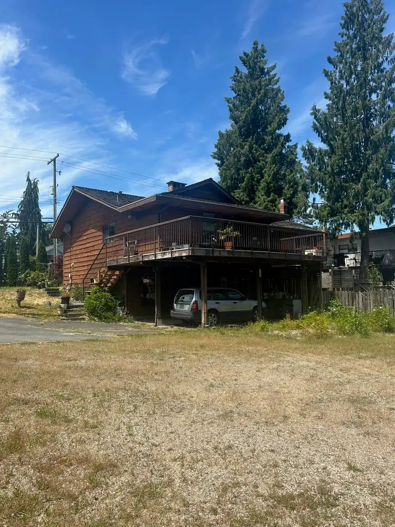 9860 160 STREET - photo 1 of 25